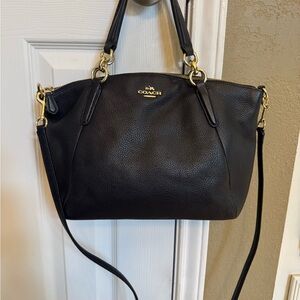 Coach Navy Blue Leather Shoulder Bag with Gold hardware